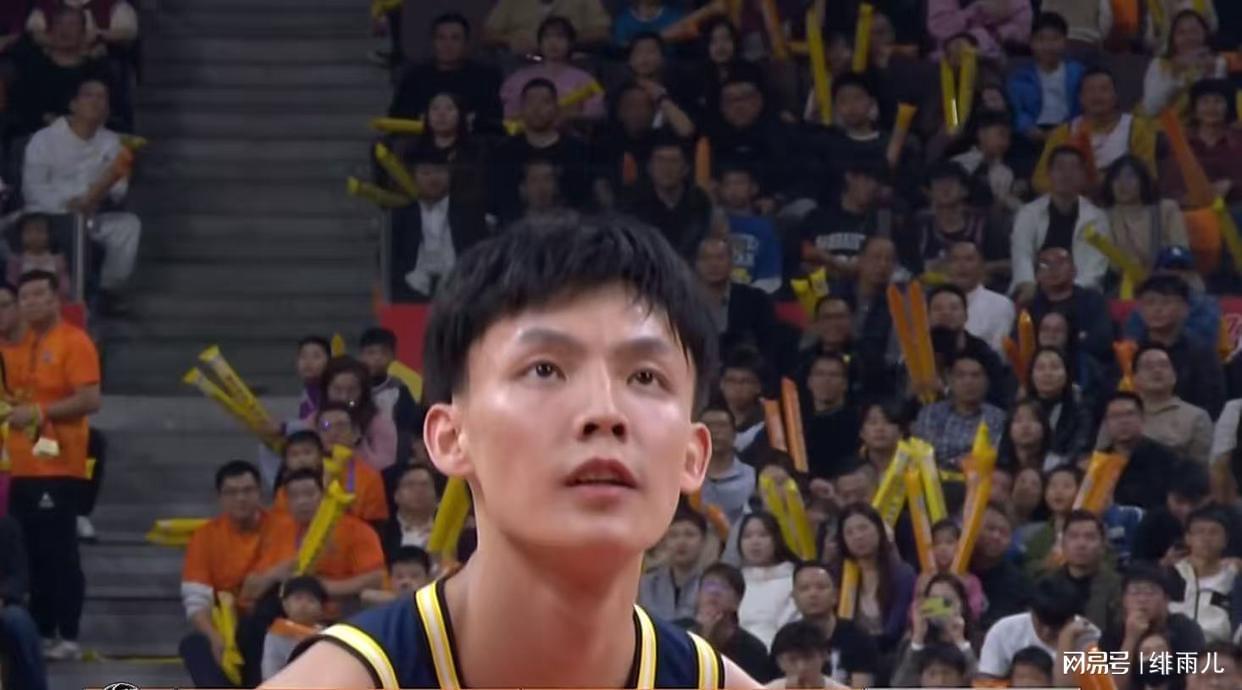 体育视频直播-两连败后！广东队变阵，杜锋召回张文逸，挤走徐杰，取代陈家政！