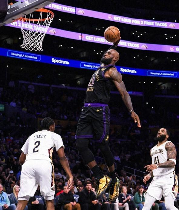 体育视频直播-三连胜！东契奇27+10+7，詹姆斯21分，湖人末节发力110-101鹈鹕